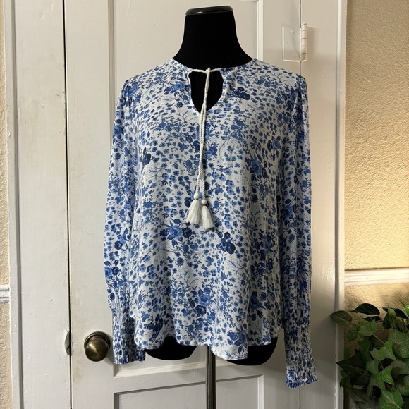 Lucky Brand Pullover Tassel Tie Smocked Wrists Top - Picture 4 of 14